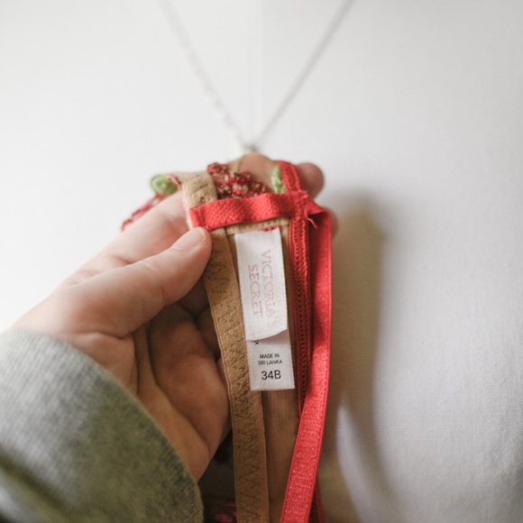 Vintage Victoria’s Secret Bra - Picture 3 of 4